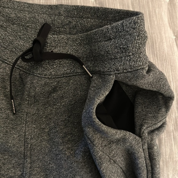 Like new Lululemon joggers - Picture 6 of 6